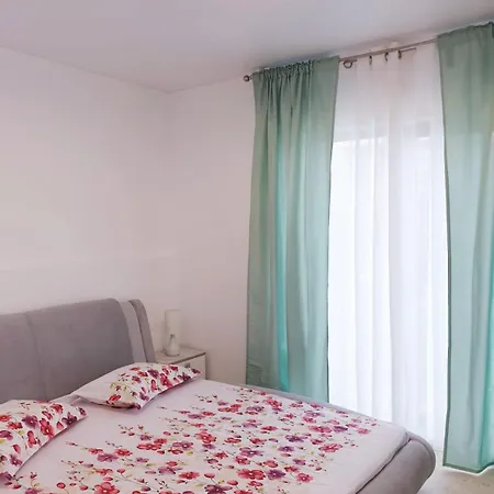 Seafront Papaya Apartment *